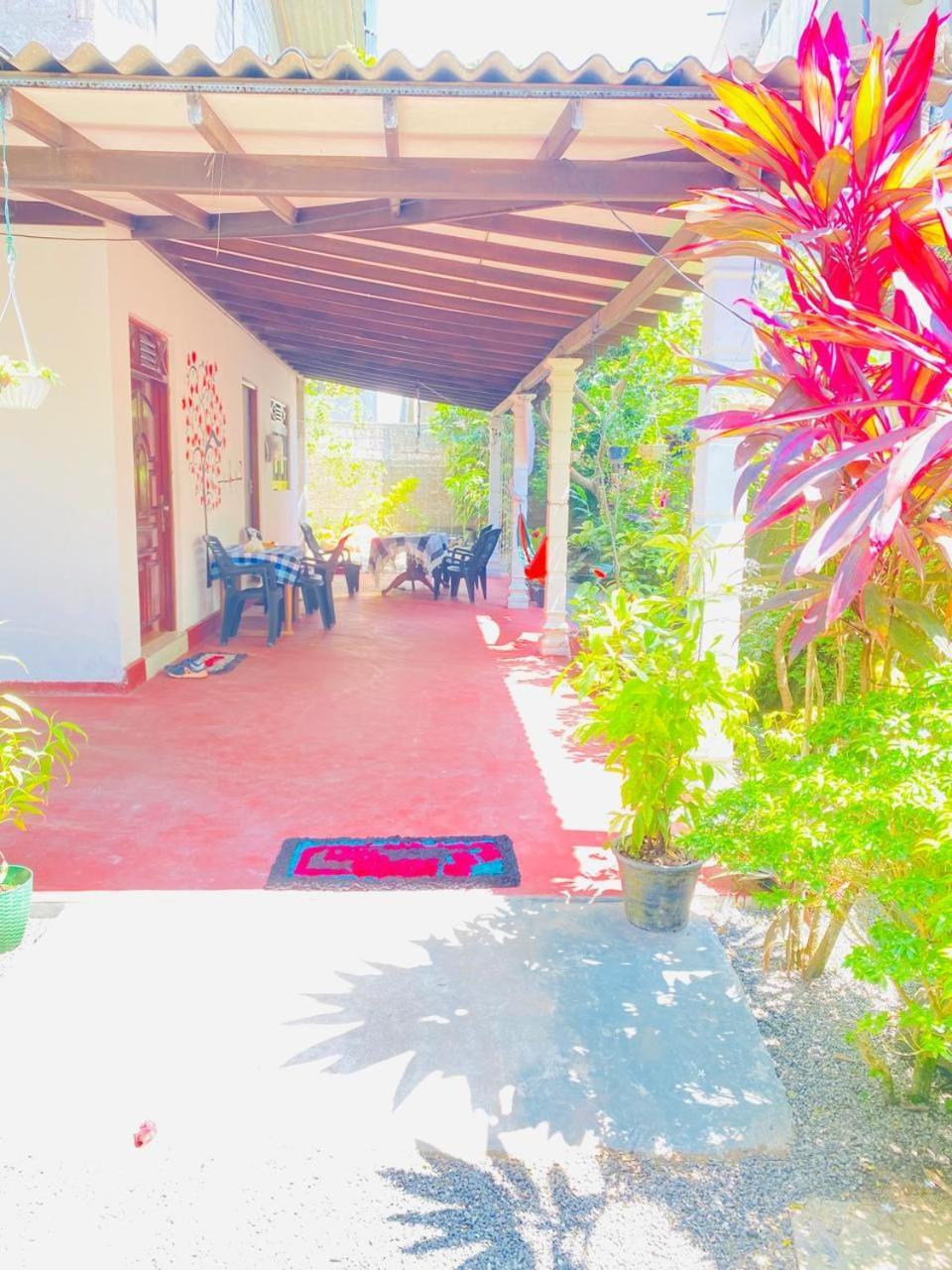 Pradeep Guest House Mirissa Exterior foto