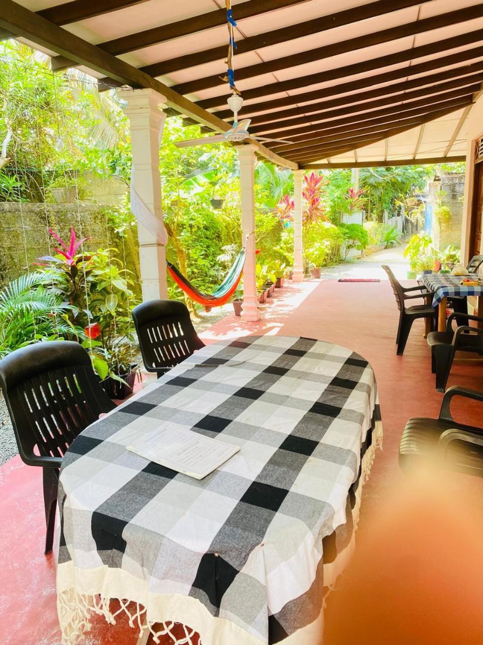 Pradeep Guest House Mirissa Exterior foto